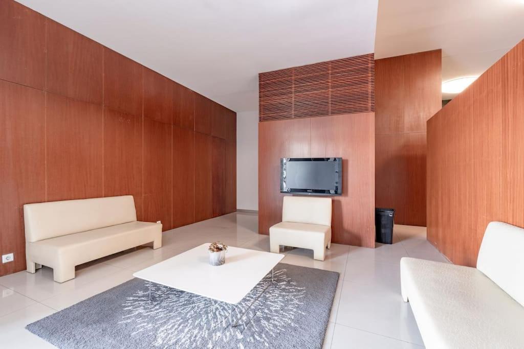Viva Stadium Residence Studios OOporto Esterno foto